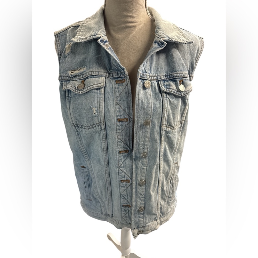 Madewell 💯 cotton distressed Jean Jacket